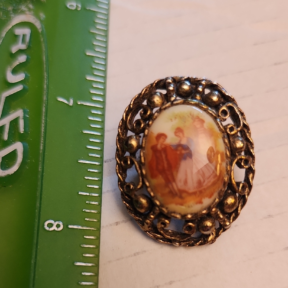 Vintage Cameo Brooch with Gold Accents